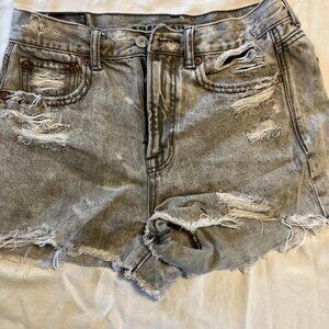 American Eagle Women’s Size 4 high-waisted distressed denim shorts